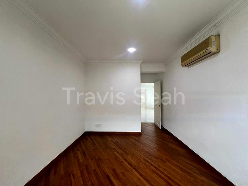 6 Bed Semi-Detached House (Landed) for Sale in  Hougang View - Image 5